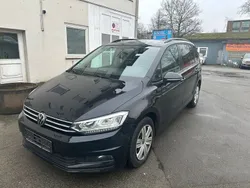 Schwarz Gebraucht 2021 VW Touran Van / Kleinbus | 11.650 € (Fairer Preis)