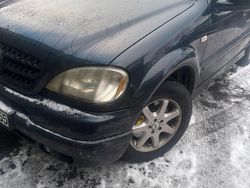 Blau Gebraucht 1999 Mercedes ML430 SUV | 2.850 €