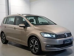 Beige Gebraucht 2019 VW Touran Highline Van / Kleinbus | 19.950 € (Guter Preis)