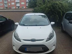 Weiß Gebraucht 2010 Ford Fiesta Trend Kleinwagen | 1.500 € (Guter Preis)