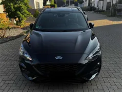 Schwarz Gebraucht 2021 Ford Focus Kombi | 17.000 € (Superpreis)