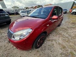Rot Gebraucht 2011 Dacia Sandero Lauréate Kleinwagen | 2.990 € (Fairer Preis)