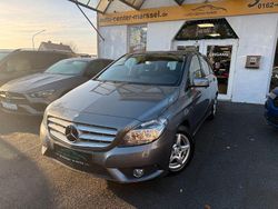 Grau Gebraucht 2012 Mercedes B180 Van / Kleinbus | 11.490 € (Fairer Preis)