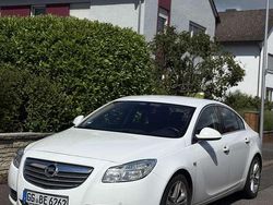 Weiß Gebraucht 2010 Opel Insignia Limousine | 5.200 € (Fairer Preis)