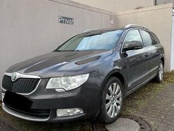 Braun Gebraucht 2011 Skoda Superb Kombi | 5.450 € (Guter Preis)