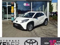Schneeweiß Neu 2025 Toyota Aygo Business Edition Kleinwagen | 19.760 €
