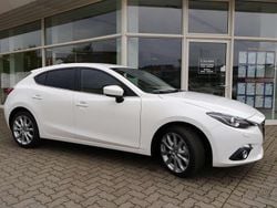 Satinweiß metallic 25d Gebraucht 2017 Mazda 3 Nakama Limousine | 12.800 € (Fairer Preis)