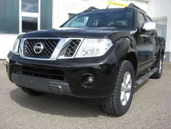 Schwarz Gebraucht 2013 Nissan Navara Abholung | 21.000 € (Teuer)