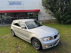 Grau Gebraucht 2011 BMW 130 M Sport Kleinwagen | 19.900 €