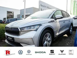 Brilliant silber metallic Gebraucht 2025 Skoda Enyaq iV Loft SUV | 38.990 € (Superpreis)