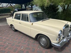 Beige Gebraucht 1966 Mercedes 190 Limousine | 20.999 €