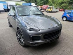 Grau Gebraucht 2015 Porsche Cayenne S SUV | 29.726 € (Etwas zu teuer)