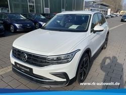 Weiss Gebraucht 2021 VW Tiguan Active SUV | 36.998 €