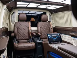 Schwarz Neu 2024 Mercedes V300 Van / Kleinbus | 257.040 €