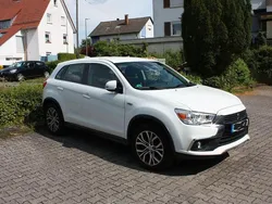 Weiß Gebraucht 2017 Mitsubishi ASX Diamant Edition SUV | 10.225 € (Fairer Preis)
