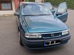 Grün Gebraucht 1993 Opel Vectra Limousine | 13.500 €