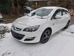 Weiß Gebraucht 2013 Opel Astra Kombi | 2.700 € (Guter Preis)