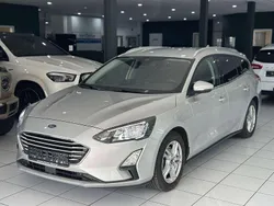 Silber Gebraucht 2020 Ford Focus Kombi | 13.990 € (Guter Preis)
