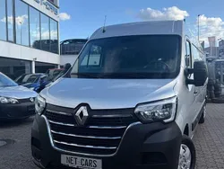 Grau Gebraucht 2023 Renault Master Komfort Van | 21.850 € (Superpreis)