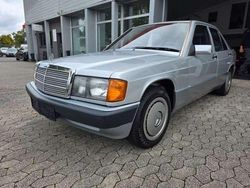 Grau Gebraucht 1991 Mercedes 190 Limousine | 4.900 €