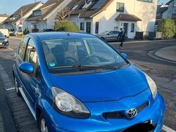 Blau Gebraucht 2009 Toyota Aygo Kleinwagen | 2.500 € (Fairer Preis)