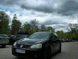 Schwarz Gebraucht 2004 VW Golf V Limousine | 3.000 € (Fairer Preis)