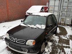 Schwarz Gebraucht 2001 Nissan Micra Kleinwagen | 1.750 €