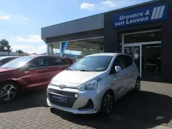 Silber Gebraucht 2018 Hyundai i10 Trend Kleinwagen | 10.250 € (Fairer Preis)