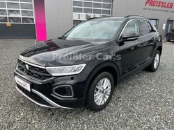Schwarz Gebraucht 2024 VW T-Roc Life SUV | 23.700 € (Guter Preis)