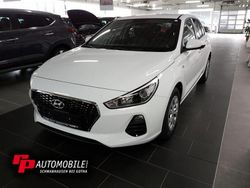 Weiß Gebraucht 2018 Hyundai i30 Pure Limousine | 11.990 € (Etwas zu teuer)