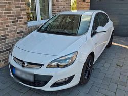 Weiß Gebraucht 2015 Opel Astra Limousine | 7.800 € (Fairer Preis)