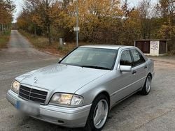 Silber Gebraucht 1993 Mercedes C180 AMG Limousine | 4.200 €