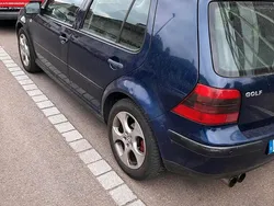 Blau Gebraucht 2001 VW Golf IV Kleinwagen | 250 € (Superpreis)
