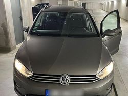 Grau Gebraucht 2015 VW Golf Sportsvan Van / Kleinbus | 8.499 €