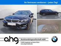 Schwarz Gebraucht 2022 BMW 330 Luxury Line Kombi | 29.820 € (Guter Preis)