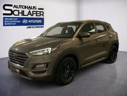 Olivine grey / mic Gebraucht 2019 Hyundai Tucson Premium SUV | 17.880 € (Guter Preis)