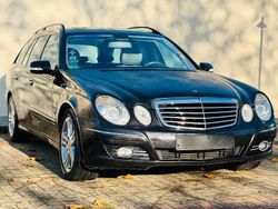 Schwarz Gebraucht 2008 Mercedes E220 Avantgarde Limousine | 3.750 € (Superpreis)