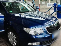 Blau Gebraucht 2010 Skoda Superb Kombi | 7.500 € (Fairer Preis)