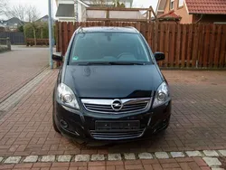 Schwarz Gebraucht 2014 Opel Zafira Family Van / Kleinbus | 4.500 € (Guter Preis)