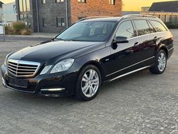 Schwarz Gebraucht 2011 Mercedes E200 Avantgarde Kombi | 11.000 € (Fairer Preis)