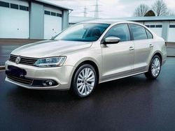 Gold Gebraucht 2013 VW Jetta Life Limousine | 9.000 € (Teuer)