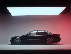 Schwarz Gebraucht 2001 BMW 730 Limousine | 10.000 €