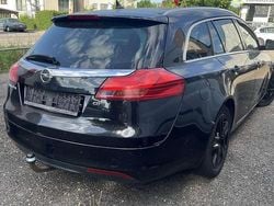 Karbonschw graphitschw midnigh Gebraucht 2011 Opel Insignia Design Edition Kombi | 1.320 € (Superpreis)