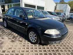 Schwarz Gebraucht 2002 VW Passat Highline Limousine | 2.990 € (Fairer Preis)
