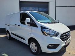 Weiß Gebraucht 2018 Ford 300 Trend Van / Kleinbus | 10.950 €