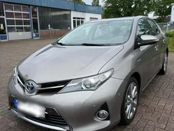 Andere außenfarben Gebraucht 2013 Toyota Auris Hybrid Limousine | 12.500 € (Teuer)