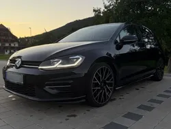 Schwarz Gebraucht 2018 VW Golf VII Highline Limousine | 18.200 € (Etwas zu teuer)