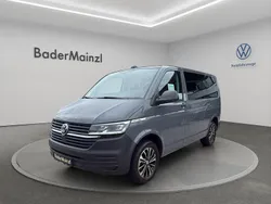 Grau Gebraucht 2023 VW Caravelle Trendline Van / Kleinbus | 49.930 € (Fairer Preis)