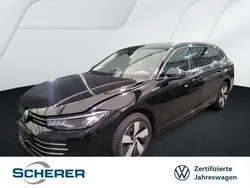 Grenadillschwarz metallic (metallic) Gebraucht 2024 VW Passat Business Kombi | 30.900 € (Superpreis)