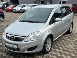 Silber Gebraucht 2009 Opel Zafira Edition Van / Kleinbus | 5.990 € (Etwas zu teuer)